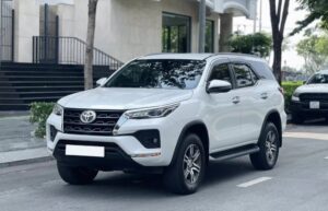 cho thuê xe ô tô 7 chỗ Toyota Fortuner